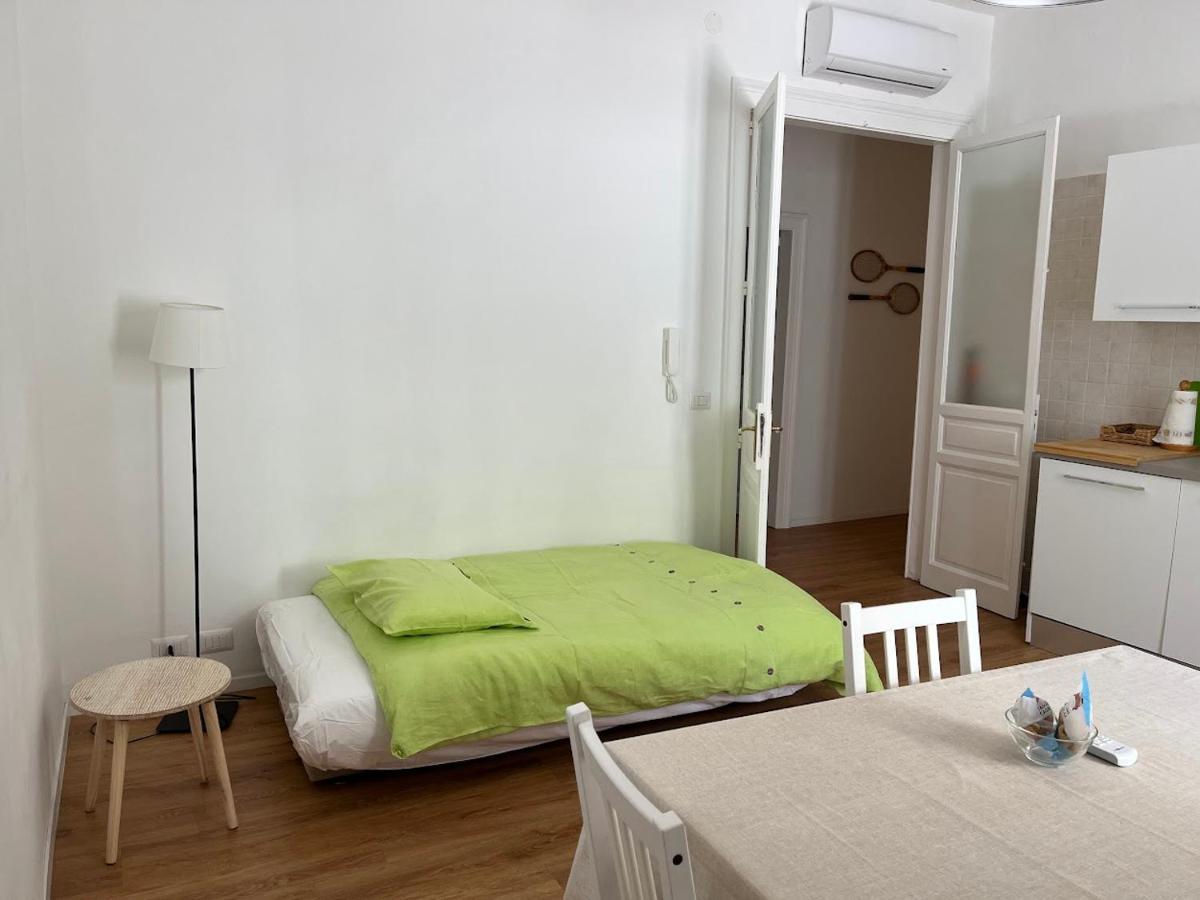 Appartamento Casa In Centro Con Terrazzo Bari Esterno foto